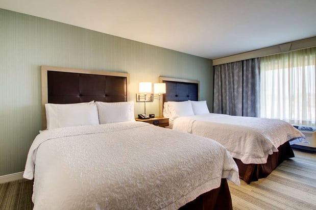 Images Hampton Inn & Suites Milwaukee West