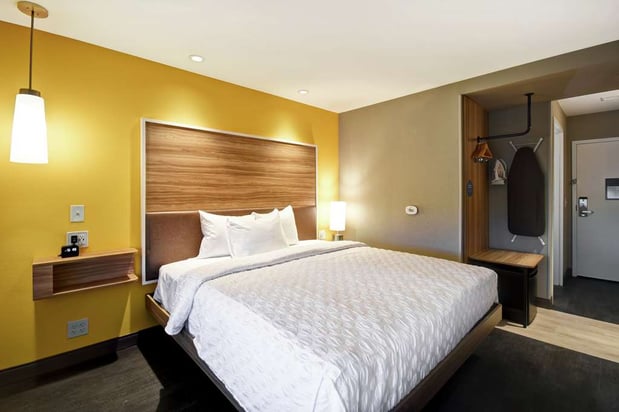 Images Tru by Hilton Louisville  Airport