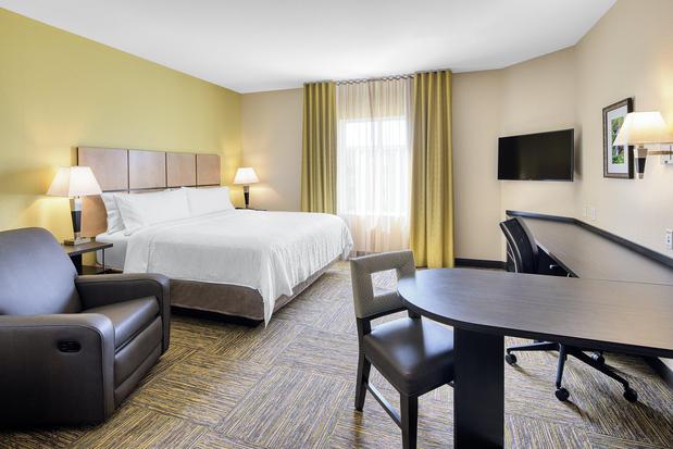 Images Candlewood Suites Building 38300