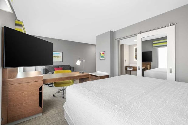 Images Hampton Inn & Suites Bakersfield Central