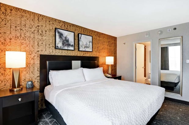 Images Embassy Suites by Hilton Minneapolis Airport