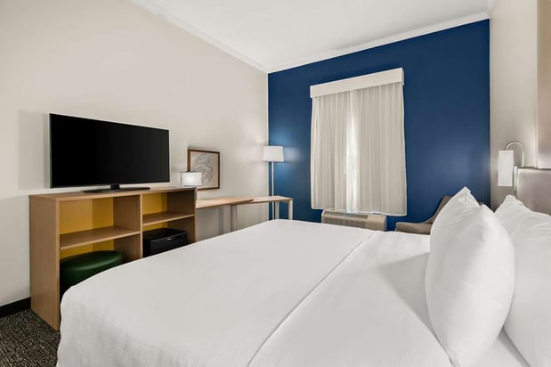 Images Spark by Hilton Commerce, GA