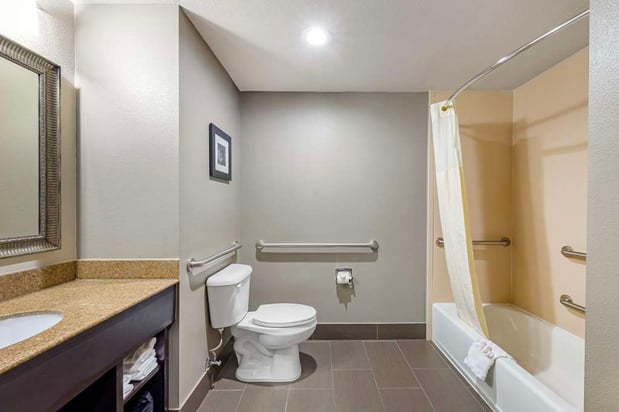Images Best Western Plus Midwest City Inn & Suites