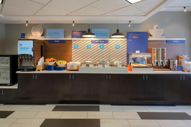 Images Holiday Inn Express & Suites Tilton - Lakes Region, an IHG Hotel