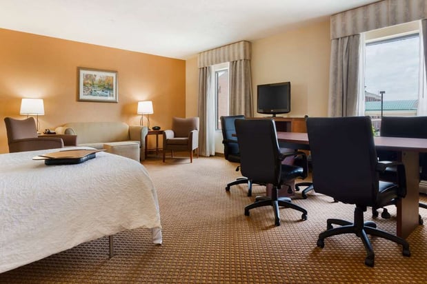 Images Hampton Inn & Suites Detroit/Chesterfield Township