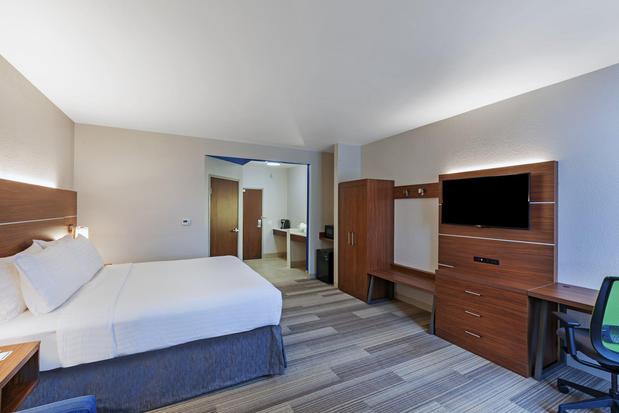 Images Holiday Inn Express & Suites Dallas Lewisville, an IHG Hotel