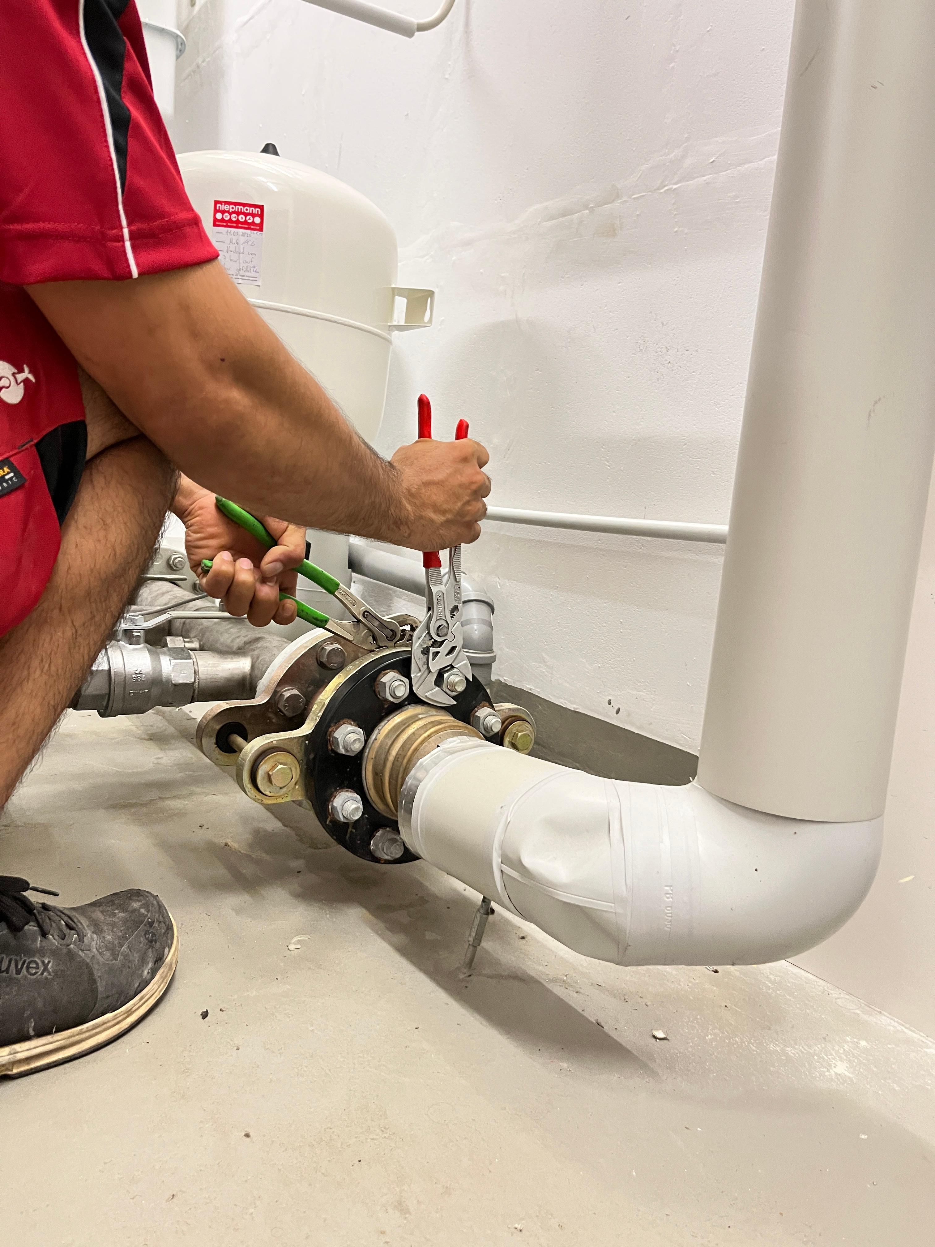 Niepmann GmbH Heizung- und Sanitärinstallation, Volmerswerther Str 43 in Düsseldorf