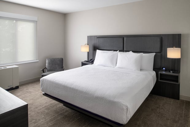 Images Holiday Inn Express South Burlington - Downtown by IHG