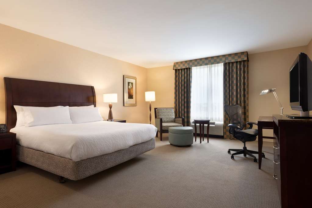 Guest room Hilton Garden Inn Dulles North Ashburn (703)723-8989