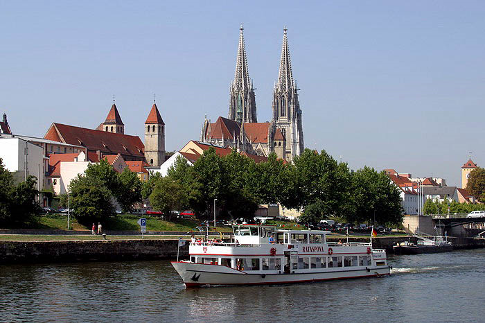 Schifffahrt Regensburg Kristallkönigin