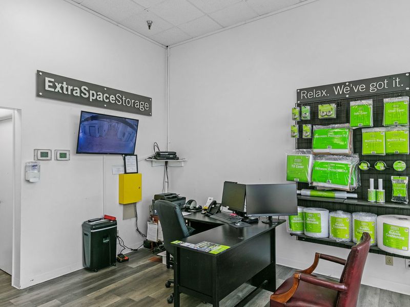 Images Extra Space Storage