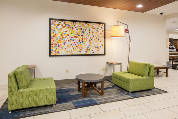 Images Holiday Inn Express & Suites Dallas - Grand Prairie I-20, an IHG Hotel