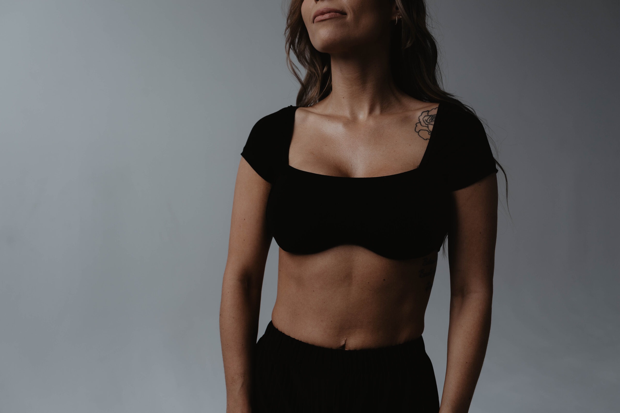 Body contouring procedures such as tummy tuck and liposuction help patients achieve a slimmer, more sculpted appearance.