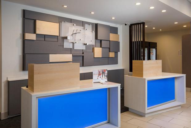 Images Holiday Inn Express Visalia - Sequoia Gateway Area by IHG