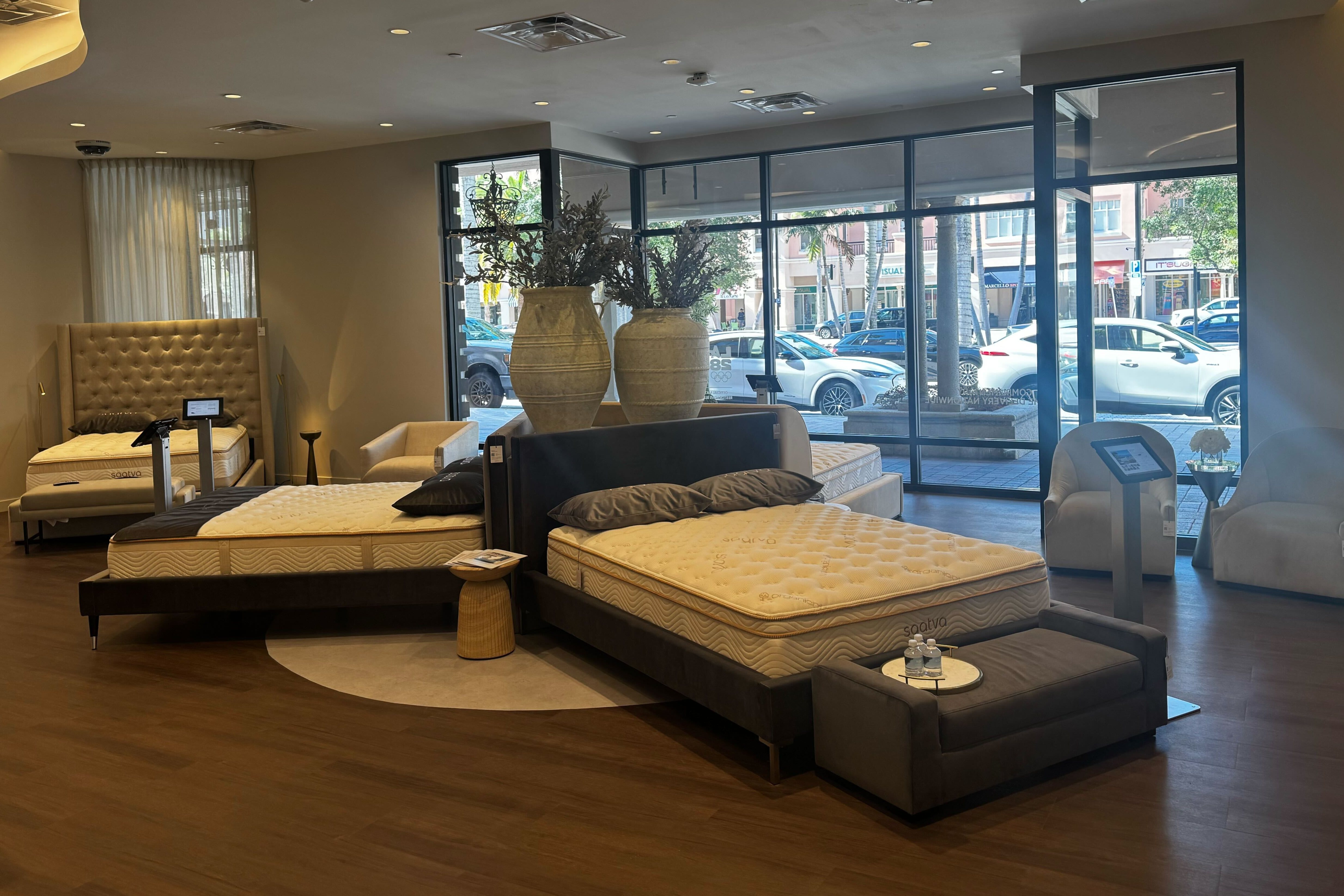 Viewing Room Image 3