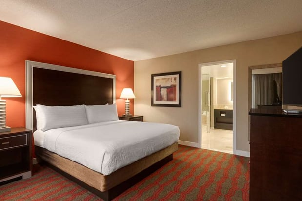 Images DoubleTree by Hilton New York LaGuardia Airport