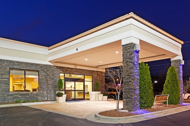 Images Holiday Inn Express & Suites Greensboro-(I-40 @ Wendover) by IHG