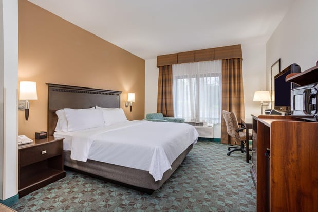 Images Holiday Inn Express & Suites Canton by IHG