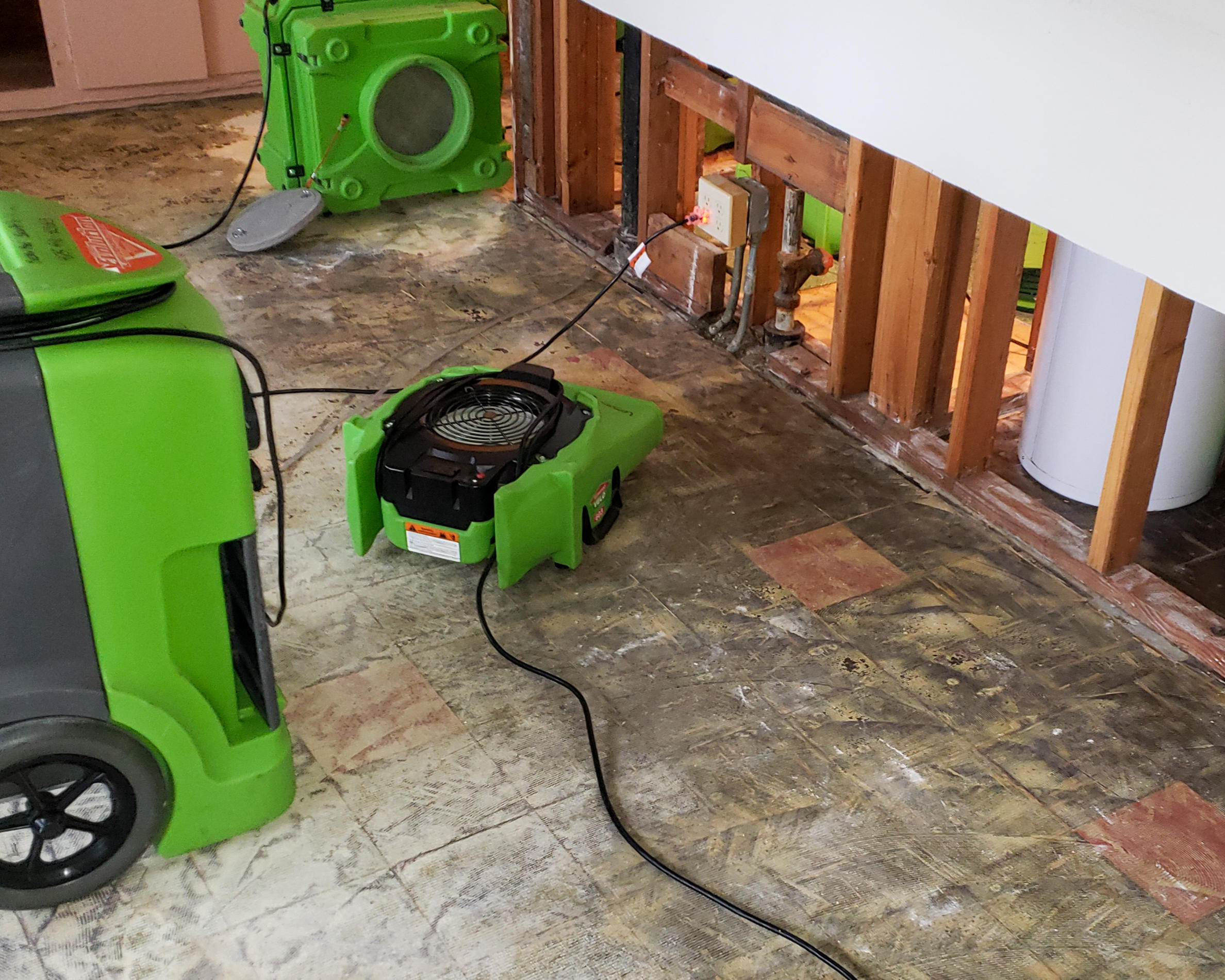 Our professionals deal with water damage restoration on a daily basis. The SERVPRO of Shoreline/Woodinvill crew is available to you 24 hours a day, 7 days a week, 365 days a year. Please give us a call!