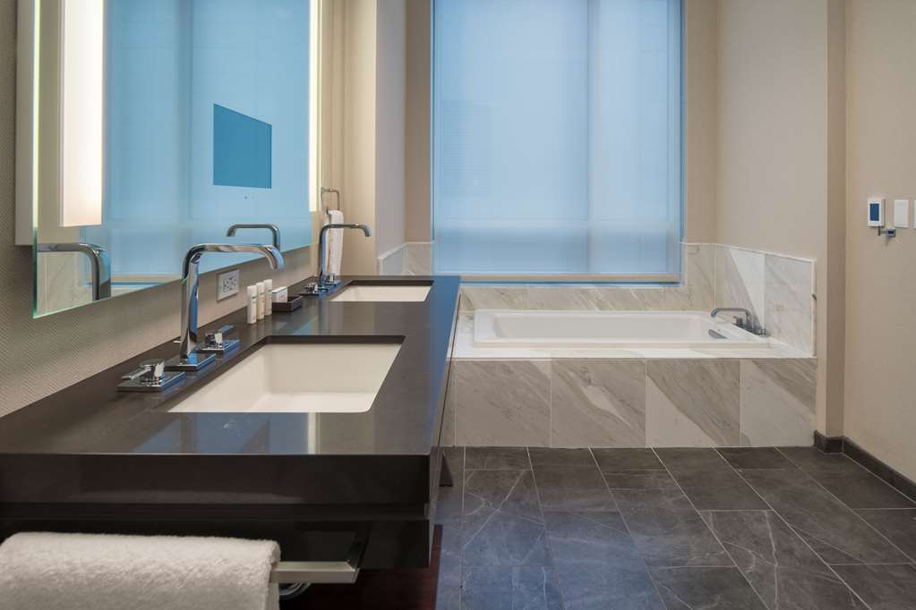 Guest room bath