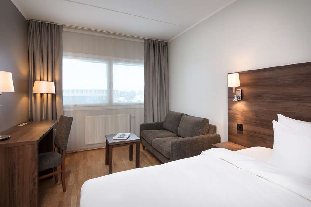 Images Park Inn by Radisson Oslo Airport Hotel West