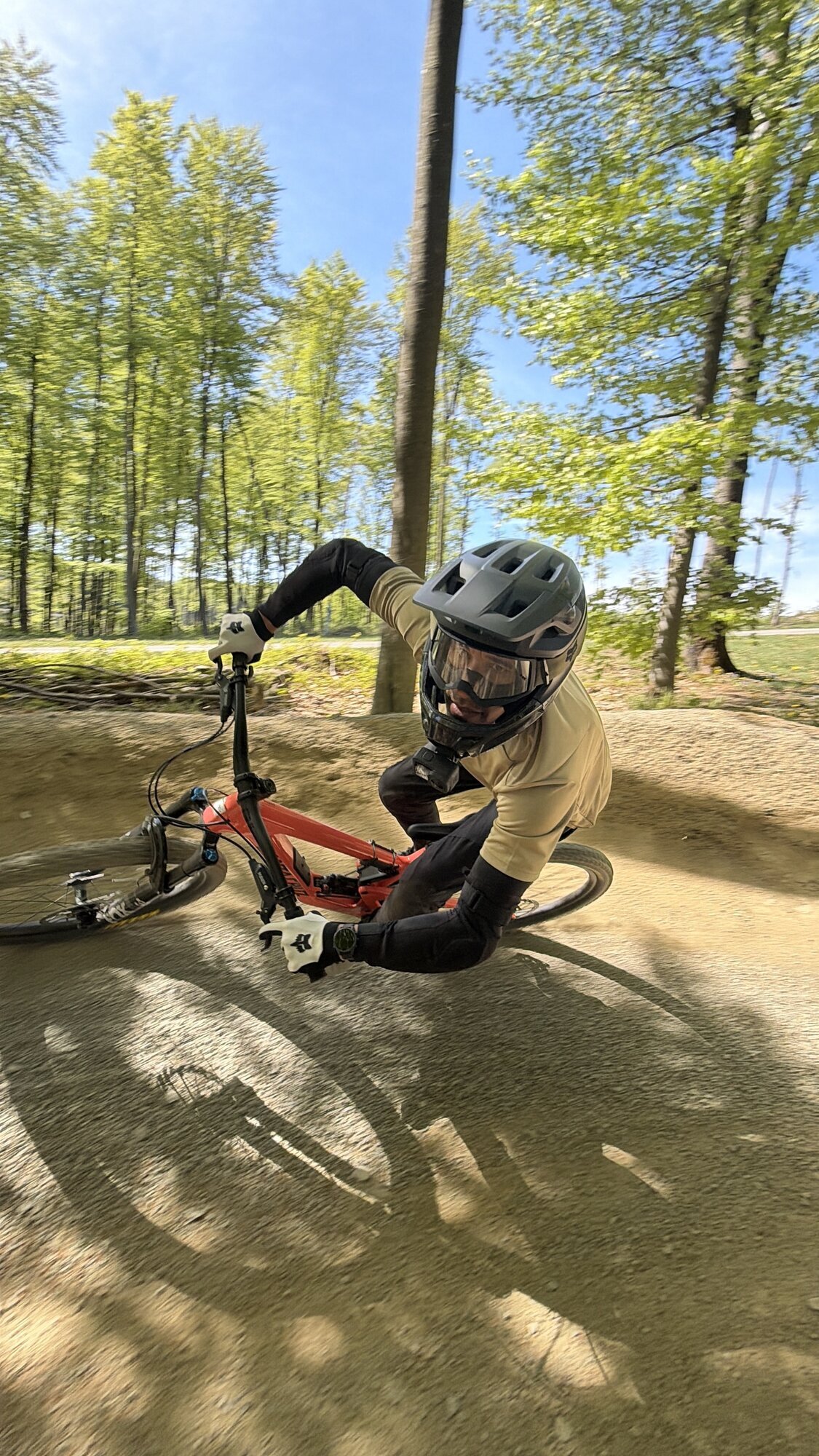 Gravity Flow School in Wuppertal