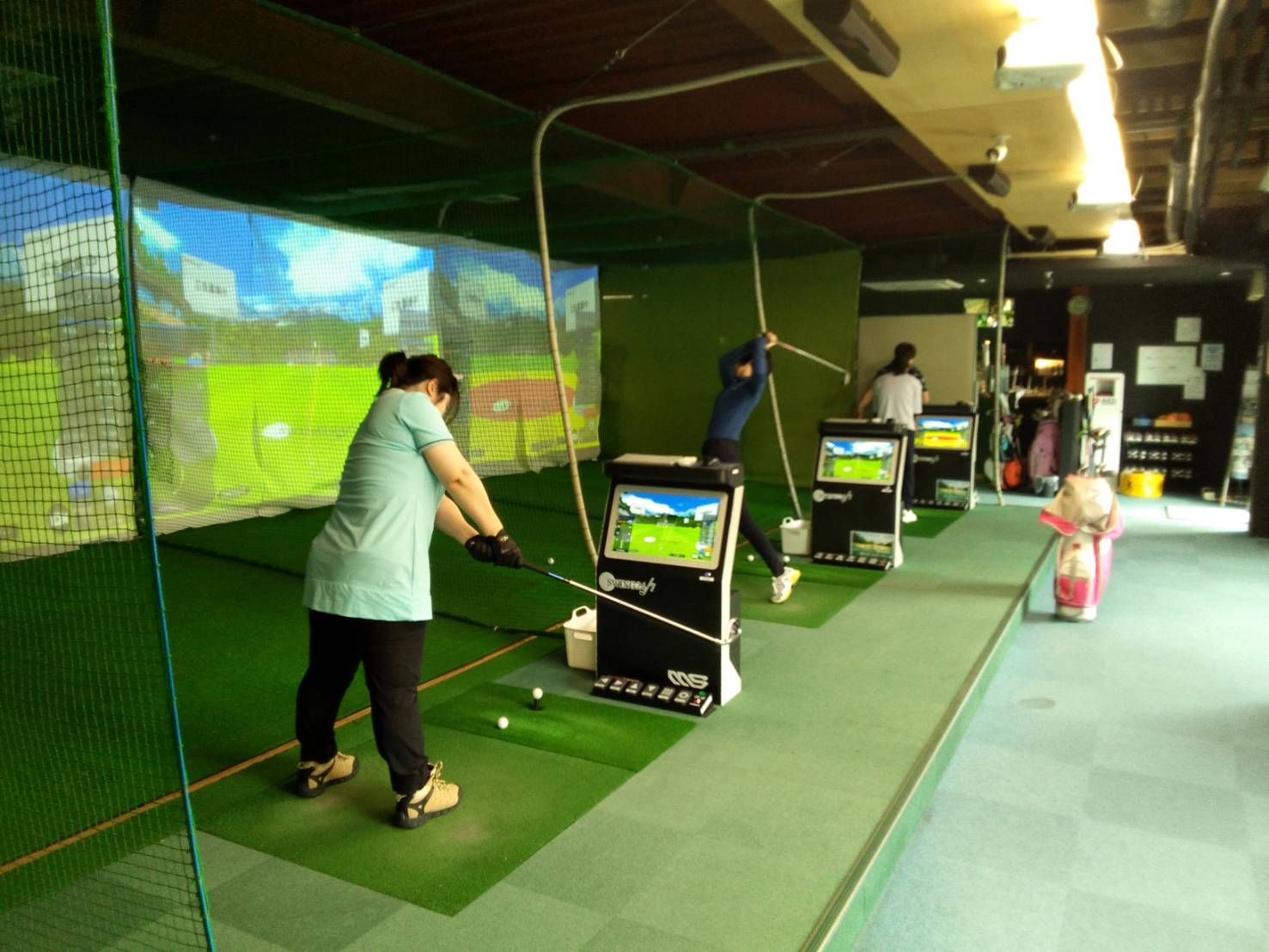 Images インドアゴルフ練習場SWING24/7 戸塚店