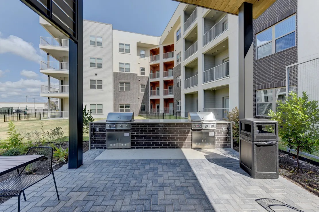 BBQ Grills and Outdoor Seating 
