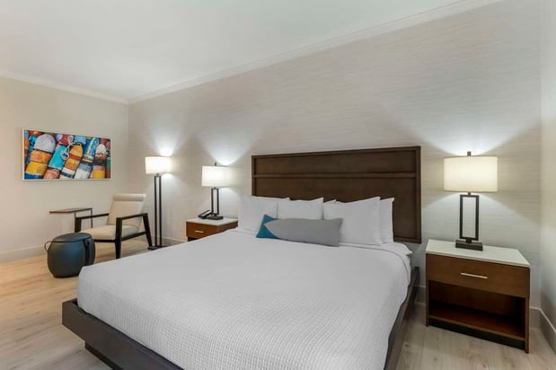 Images Best Western Plus All Suites Inn