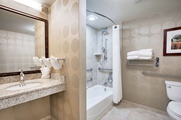 Images Hilton Garden Inn Milwaukee Airport