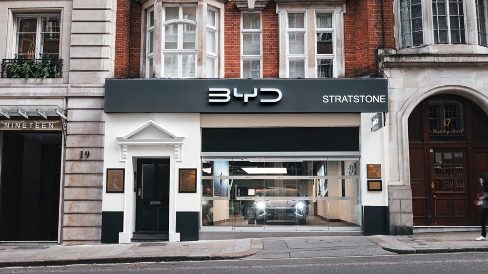 Images Stratstone BYD London Mayfair