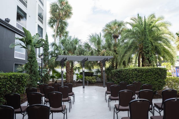 Images Holiday Inn & Suites Across From Universal Orlando by IHG