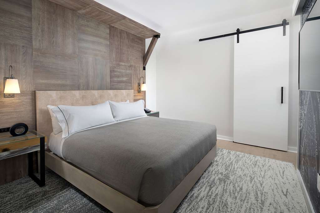 Guest room