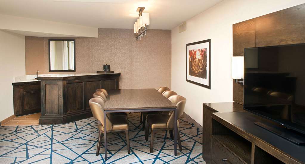 Guest room Embassy Suites by Hilton Detroit Livonia Novi Livonia (734)462-6000