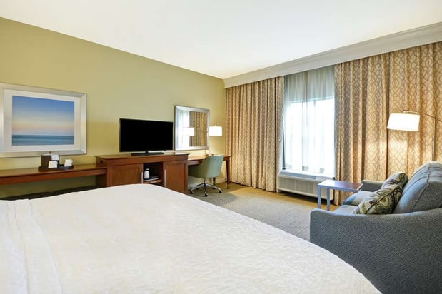 Images Hampton Inn & Suites Charleston Airport