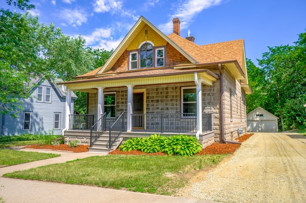 Images Jackie Kumm - Edina Realty - Real Estate Services in the St. Croix Valley