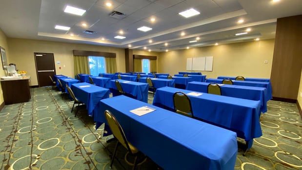 Images Holiday Inn Express & Suites Orlando East-Ucf Area by IHG