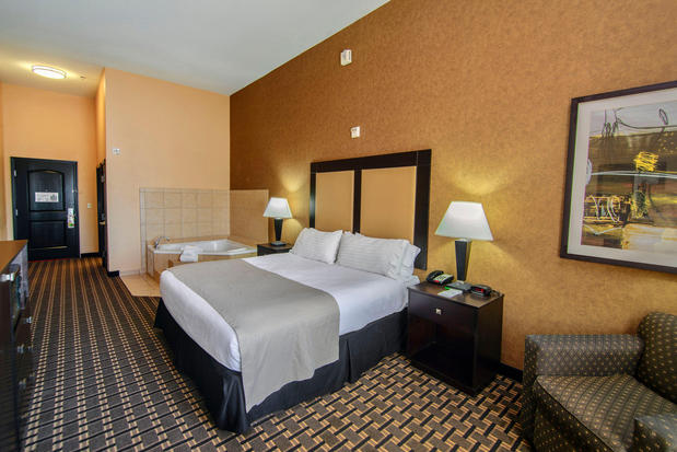 Images Holiday Inn Arlington NE-Rangers Ballpark by IHG