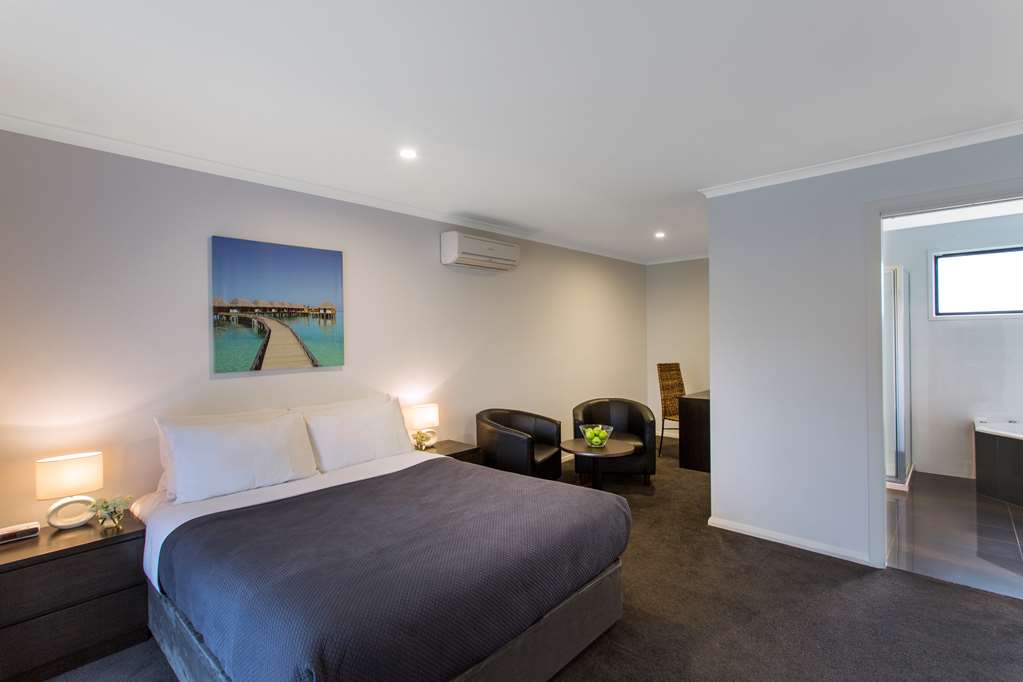 Images Best Western Colonial Village Motel