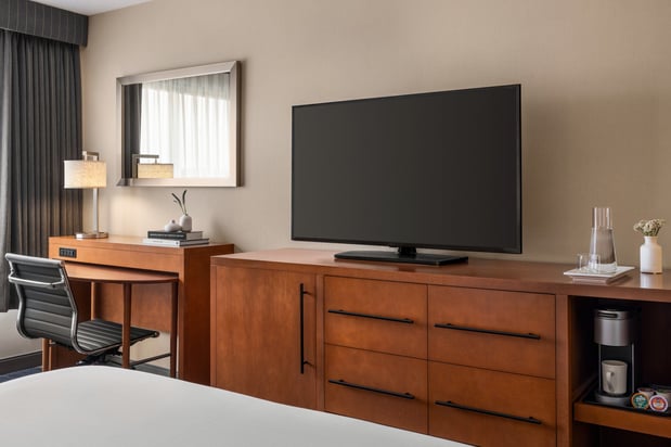 Images Crowne Plaza Auburn Hills by IHG