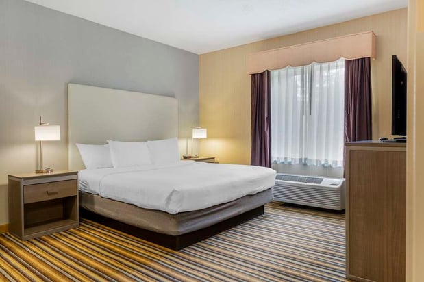 Images Best Western Plus New England Inn & Suites