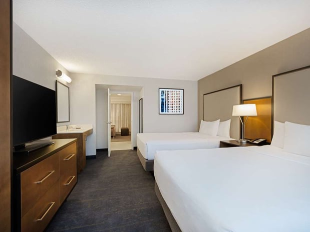 Images Embassy Suites by Hilton Chicago Downtown River North