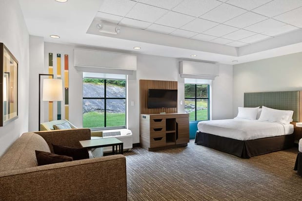 Images Hampton Inn & Suites Lake George