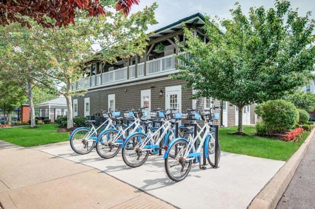 Images The Waterfront Apartments & Townhomes