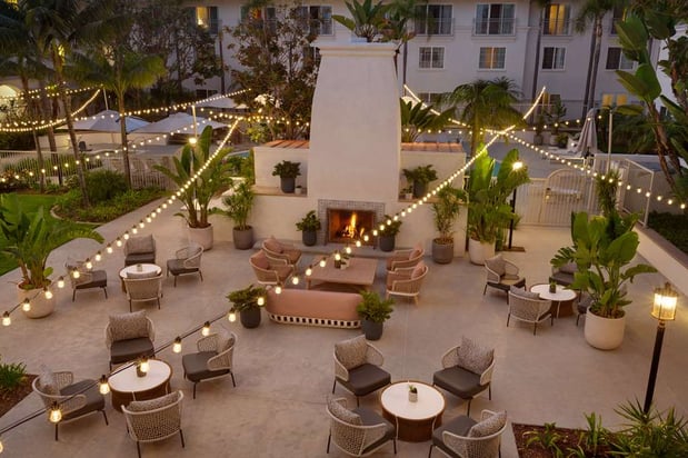 Images Hilton Garden Inn Carlsbad Beach