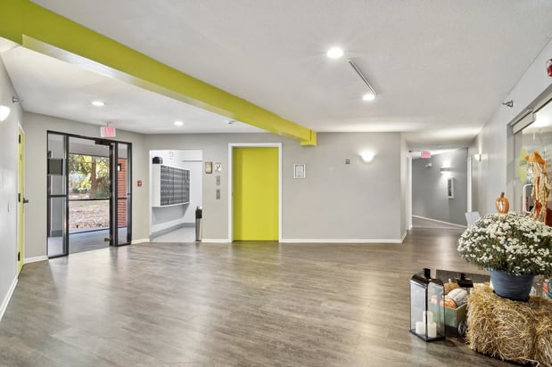 Images Twelve 501 Apartment Homes