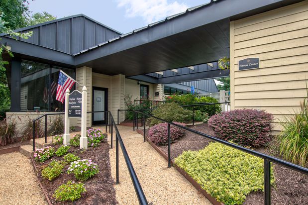Images Foxchase/Brandywine Apartments
