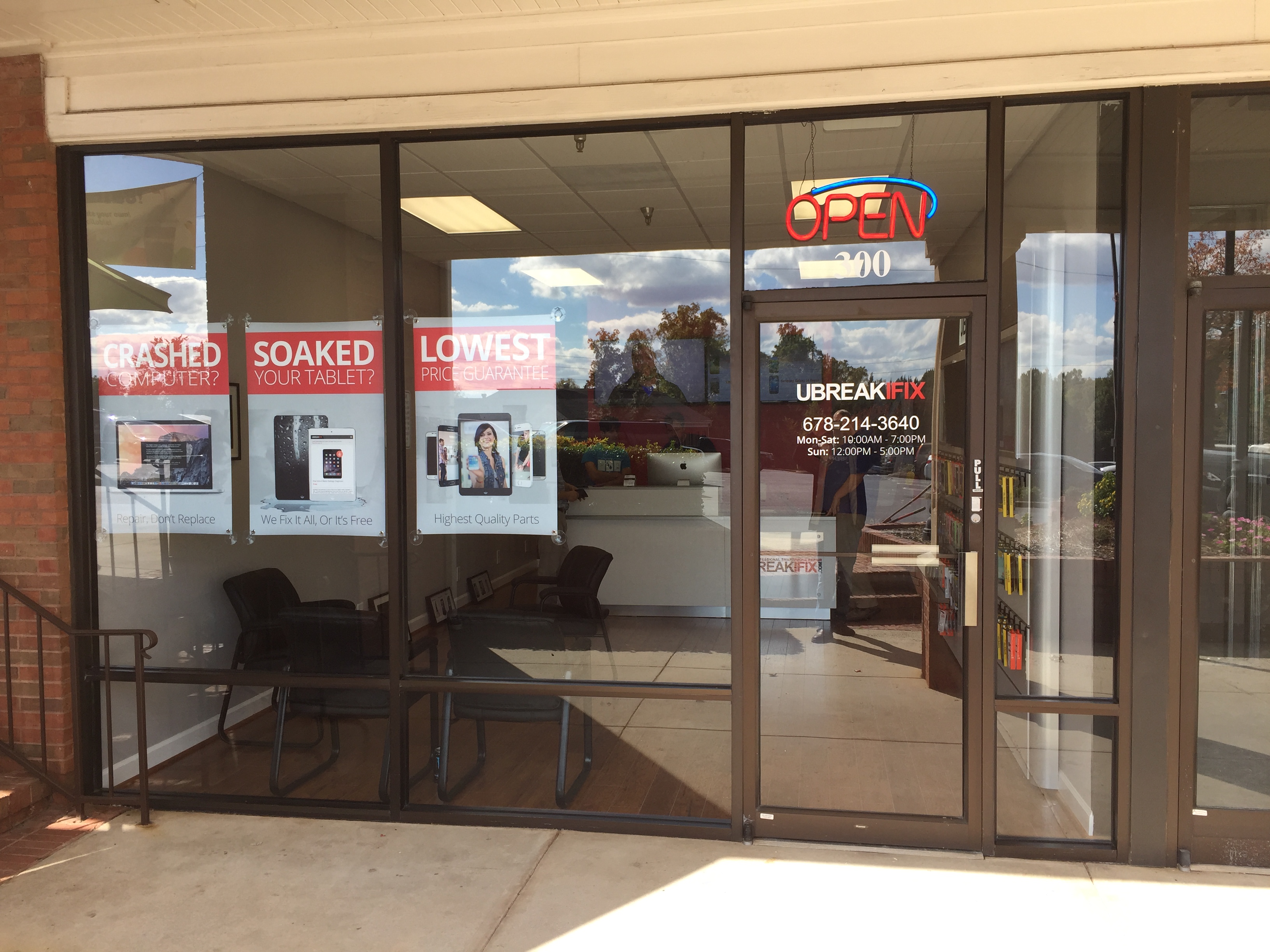 8 fix break iphone screen u i 30064 GA  Marietta, uBreakiFix  ChamberofCommerce.com in