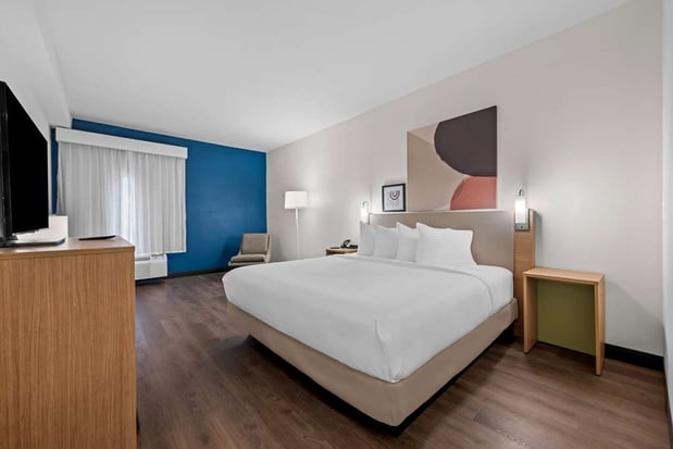 Images Spark by Hilton Tuscaloosa University