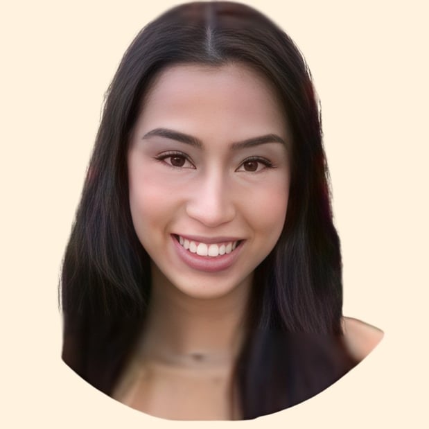 Images Nora Khani, Counselor